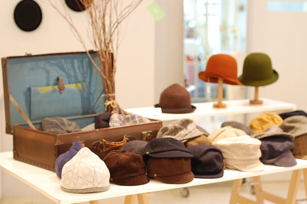 Siesta Blog | 【chappo帽子展】様々な雰囲気をまとう帽子たち